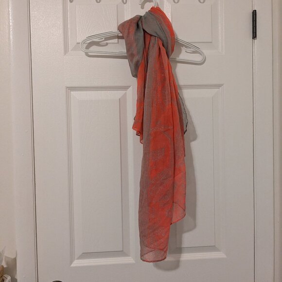 Large wrap (possibly silk) orange and gray 45" x 68" - Picture 2 of 6